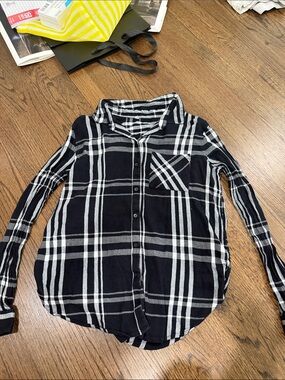 Trendy boutique Black & White Plaid Button-Down Shirt